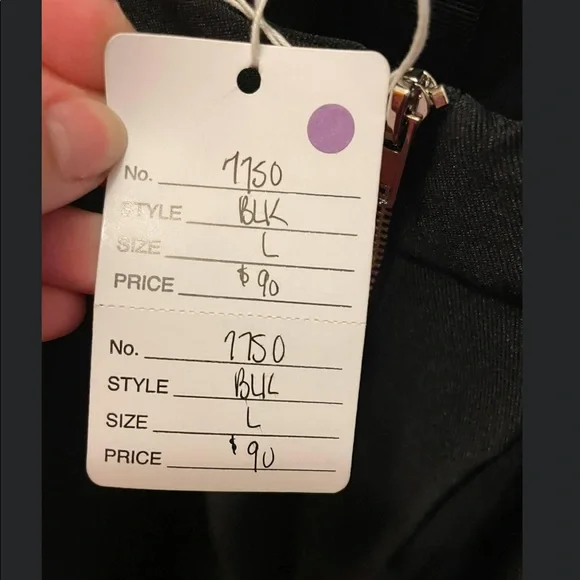 Black dress - Picture 3 of 3